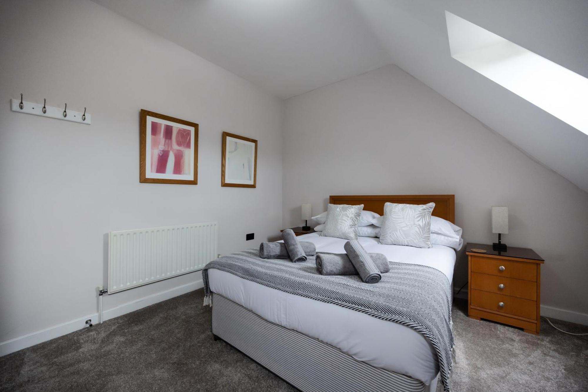 Stunning 3Br, Free Parking, Near Town Center, Long Term Discoun Lägenhet Reading Exteriör bild