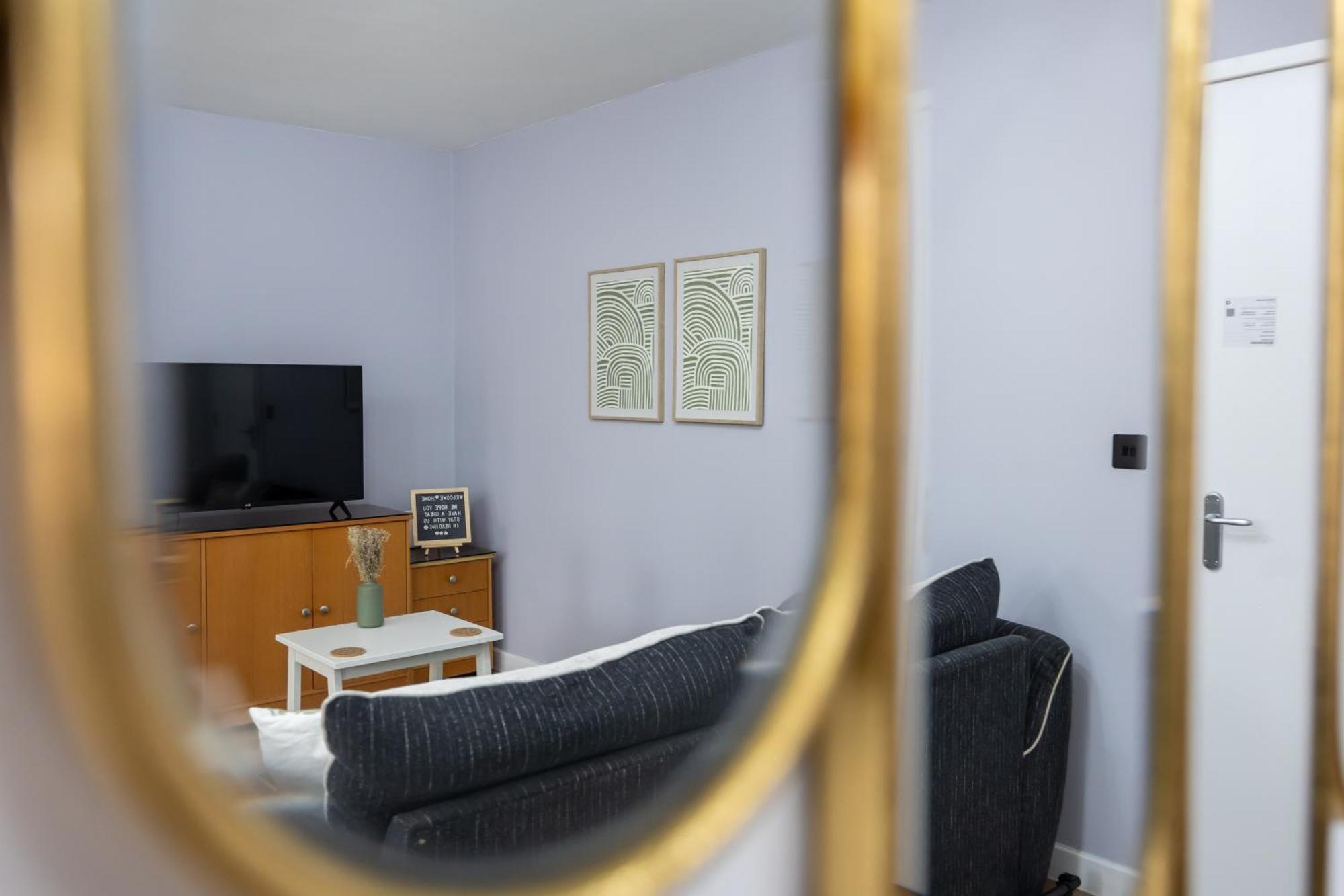 Stunning 3Br, Free Parking, Near Town Center, Long Term Discoun Lägenhet Reading Exteriör bild