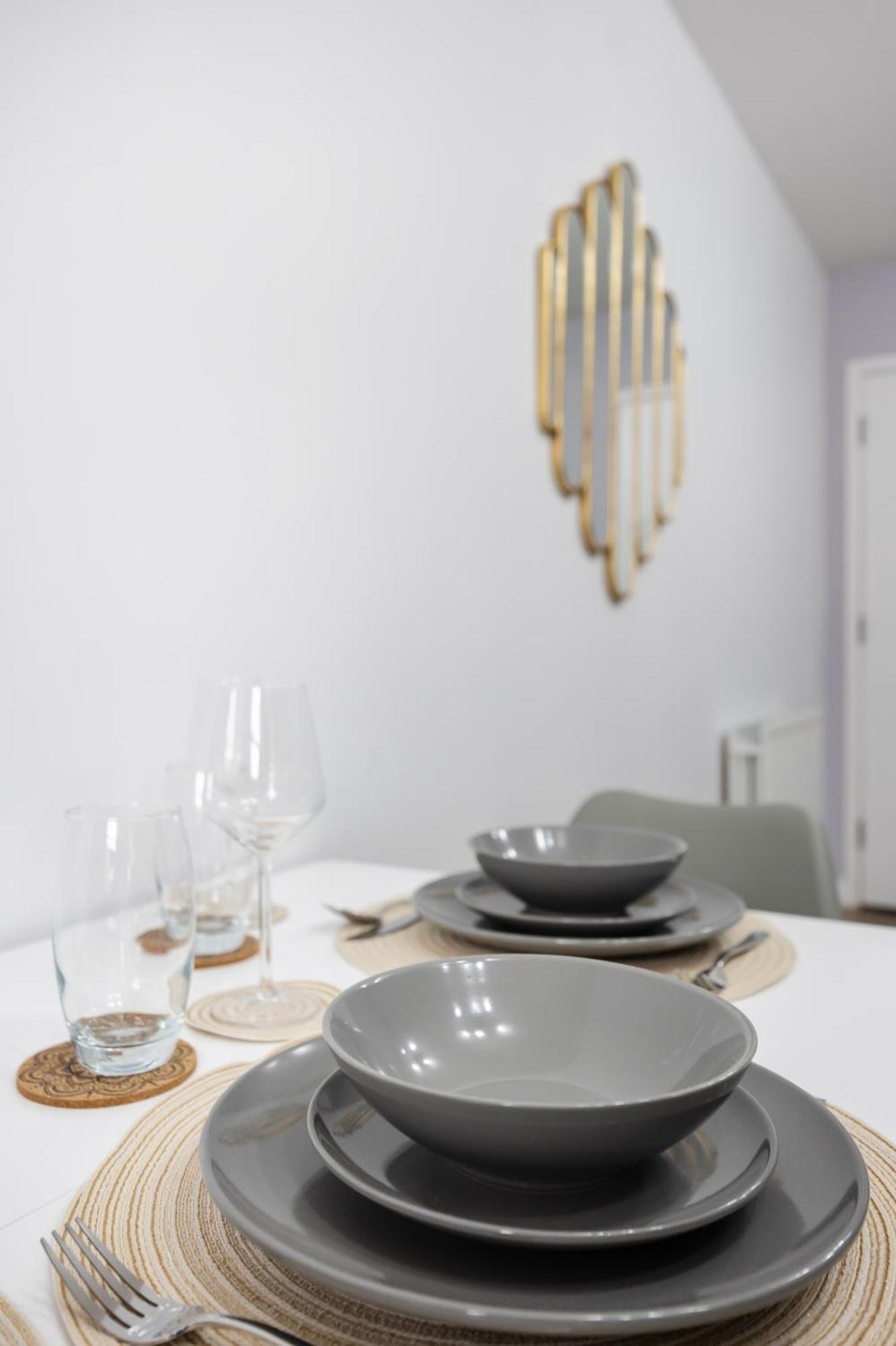 Stunning 3Br, Free Parking, Near Town Center, Long Term Discoun Lägenhet Reading Exteriör bild
