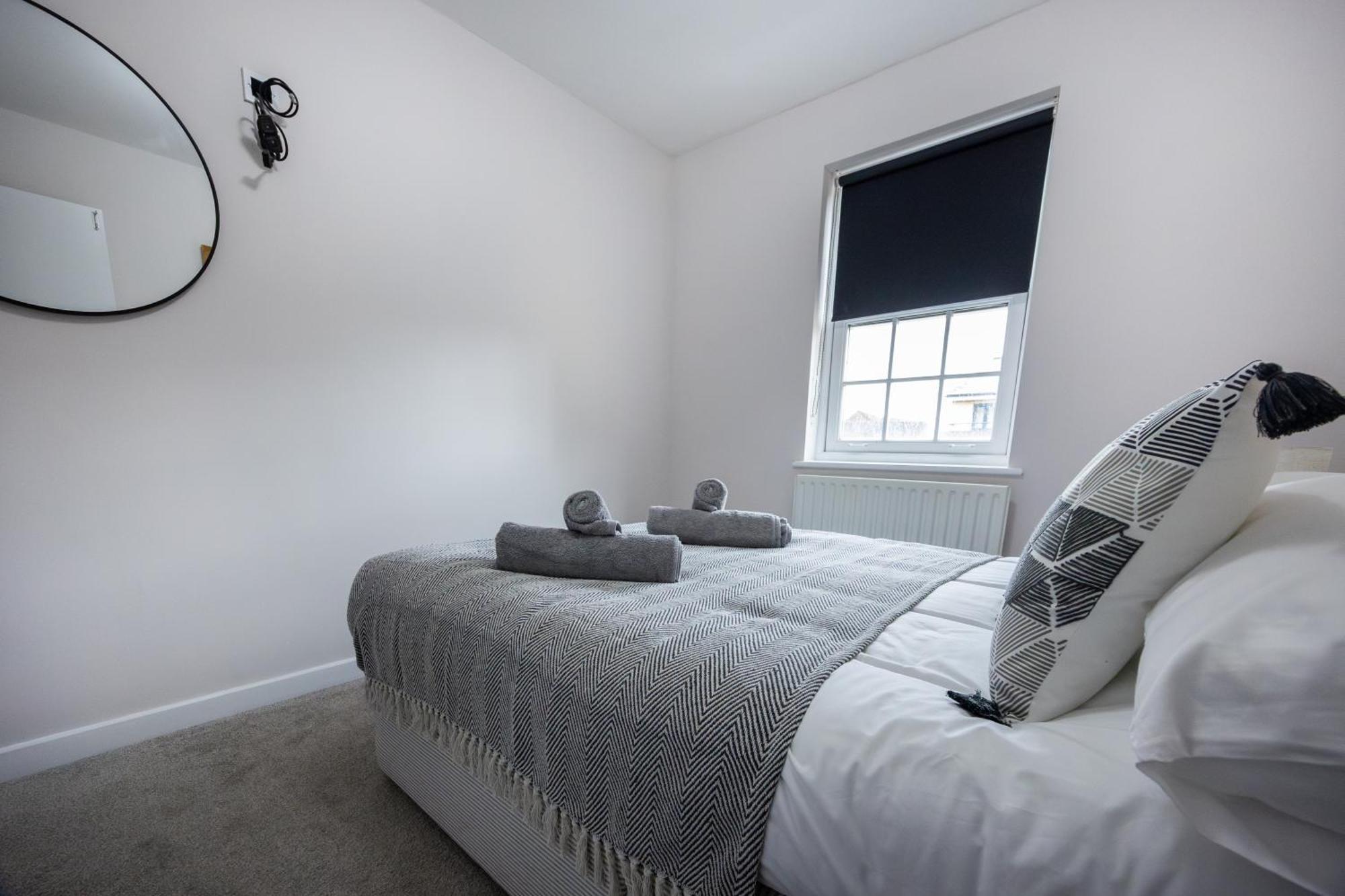Stunning 3Br, Free Parking, Near Town Center, Long Term Discoun Lägenhet Reading Exteriör bild