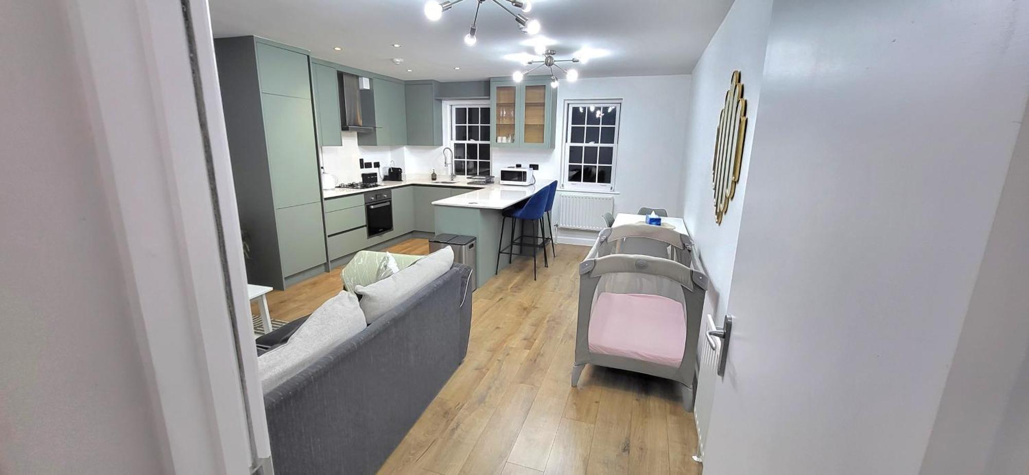 Stunning 3Br, Free Parking, Near Town Center, Long Term Discoun Lägenhet Reading Exteriör bild